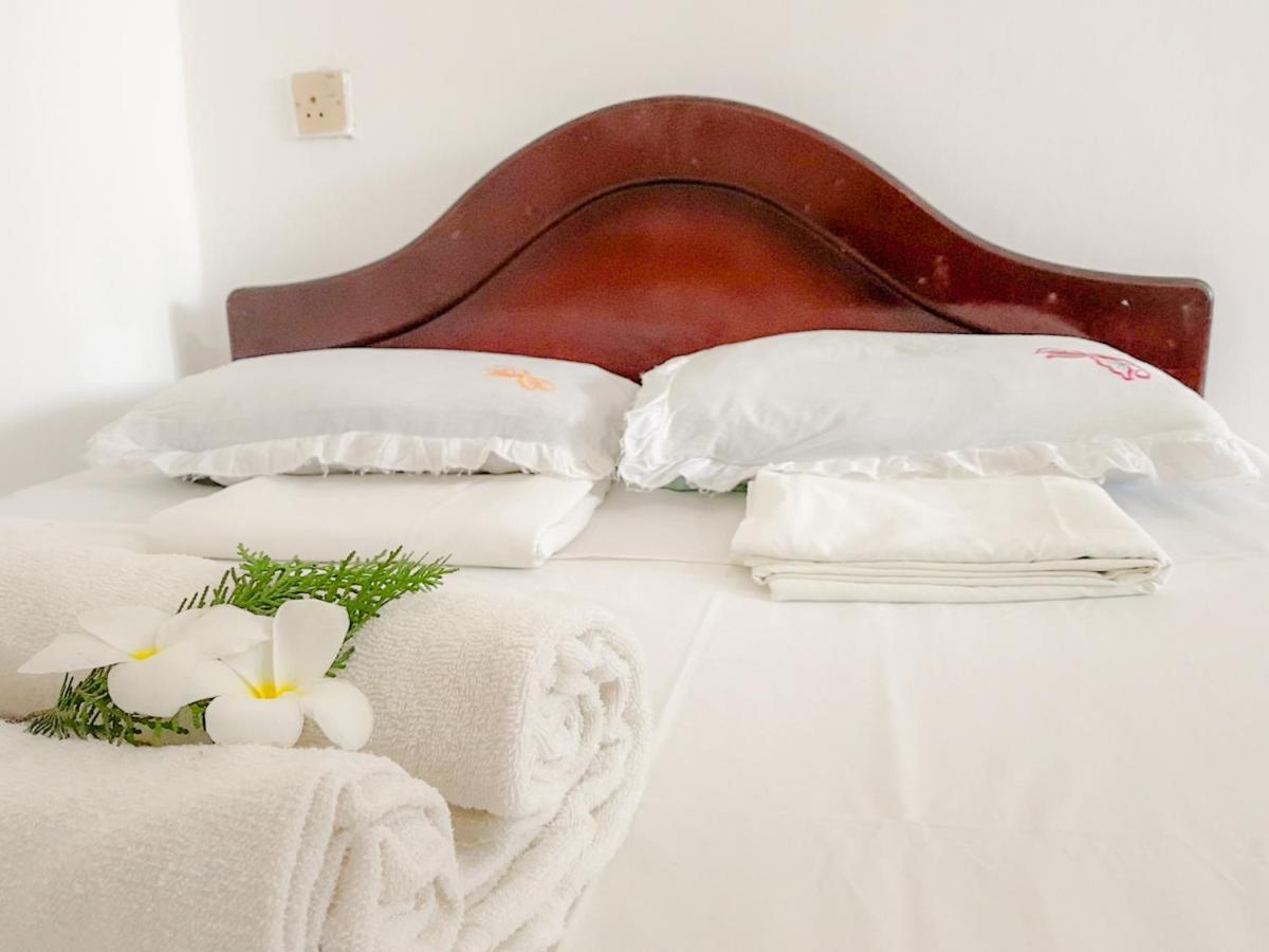 Hikkaduwa Backyard Beach Homestay Galle Extérieur photo